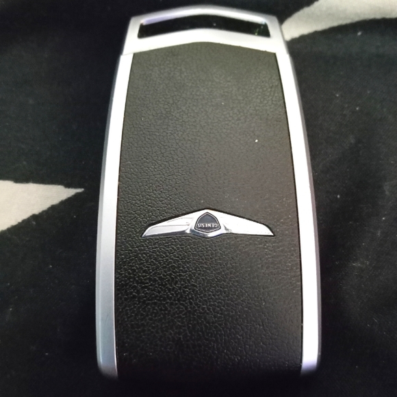 Hyundai Genesis key fob - Picture 1 of 4
